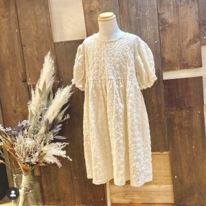 cheriooの子供服 刺繍ワンピース